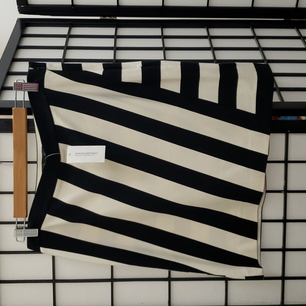 FUN black and cream striped skirt from Banana Republic size 12.